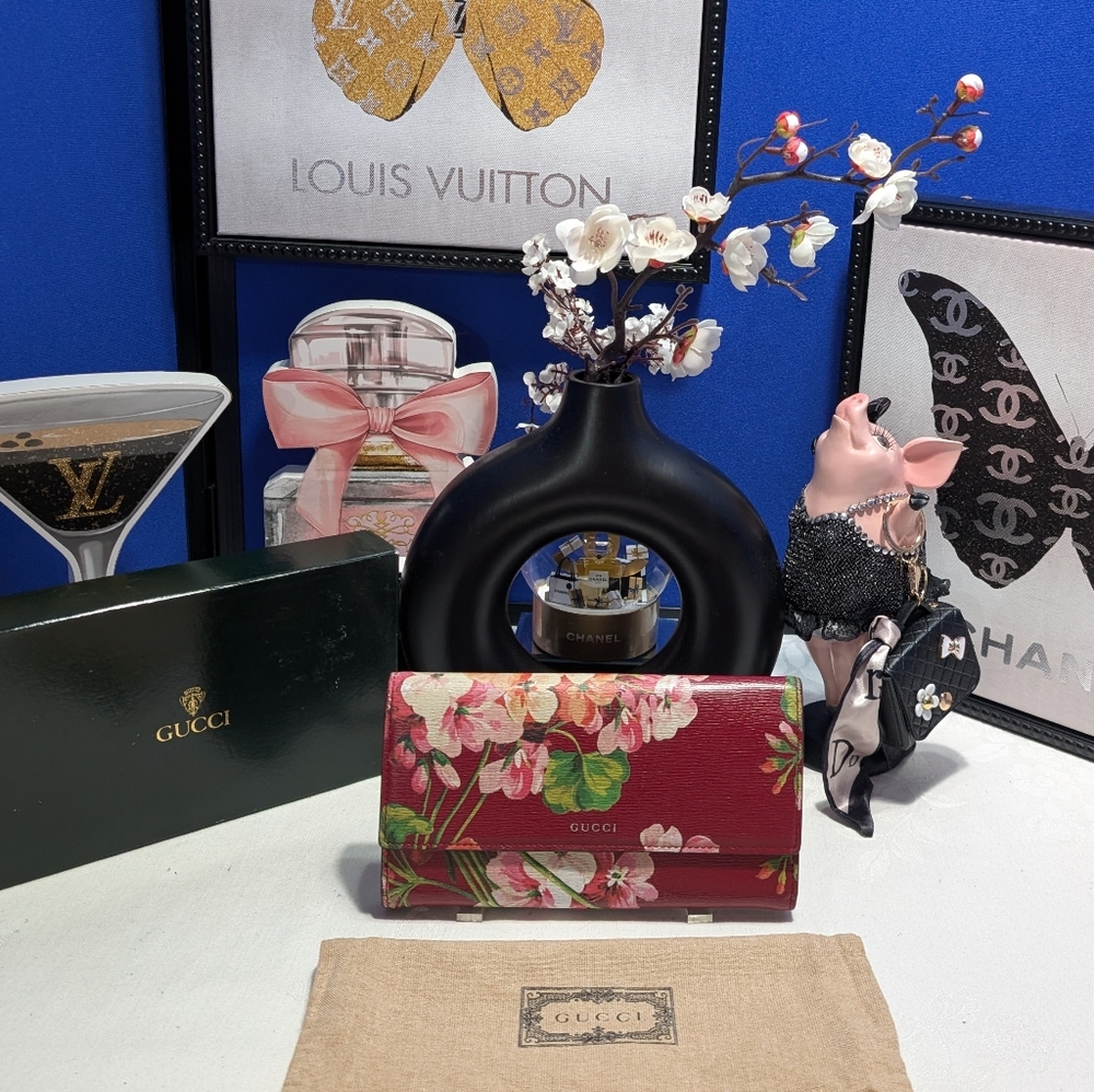 Gucci Blooms Print Continental Wallet In Romantic Cherry Red With Floral Design